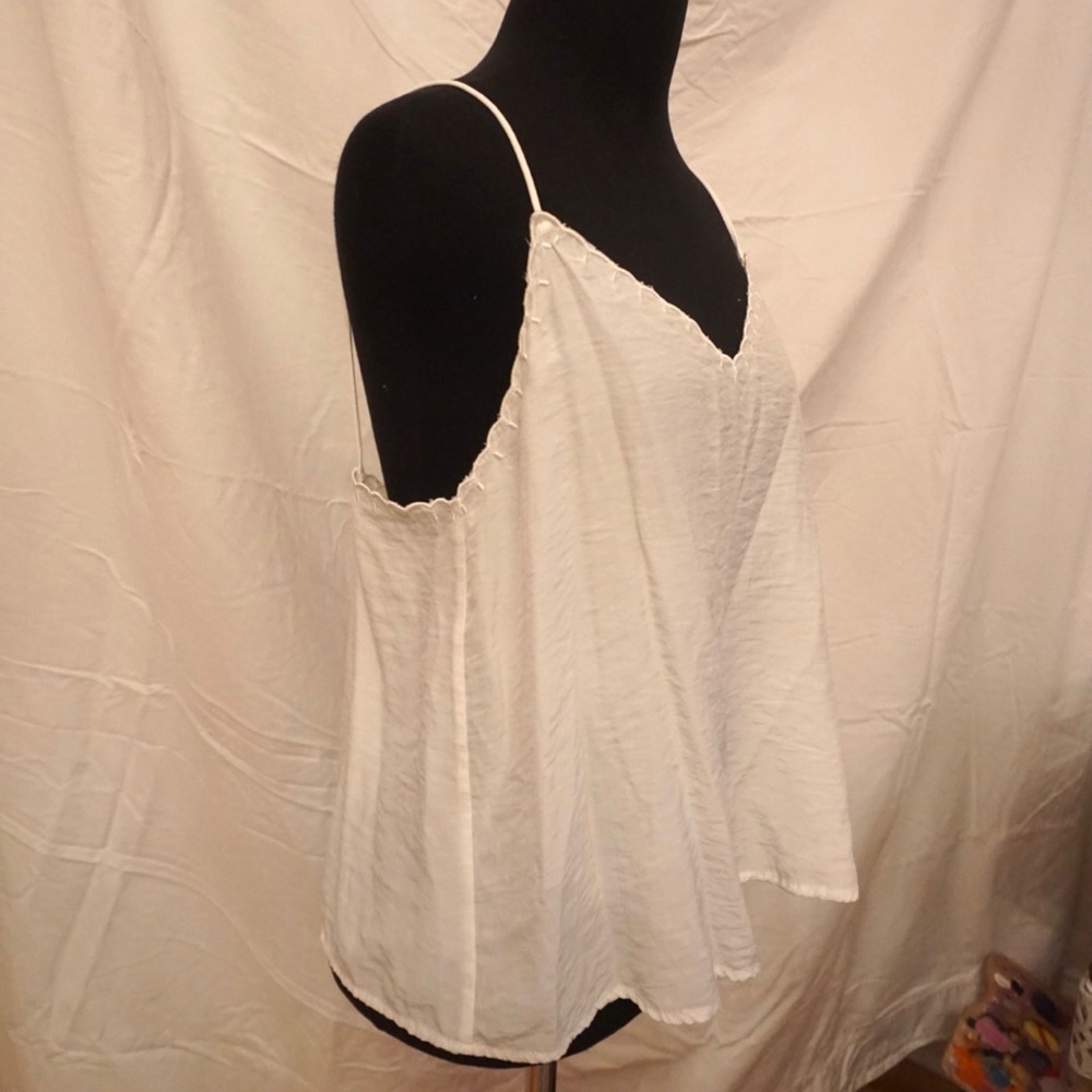 Medium White flowy tank top